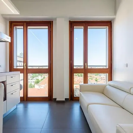 Panoramic Apartment-hosted By Sweetstay *